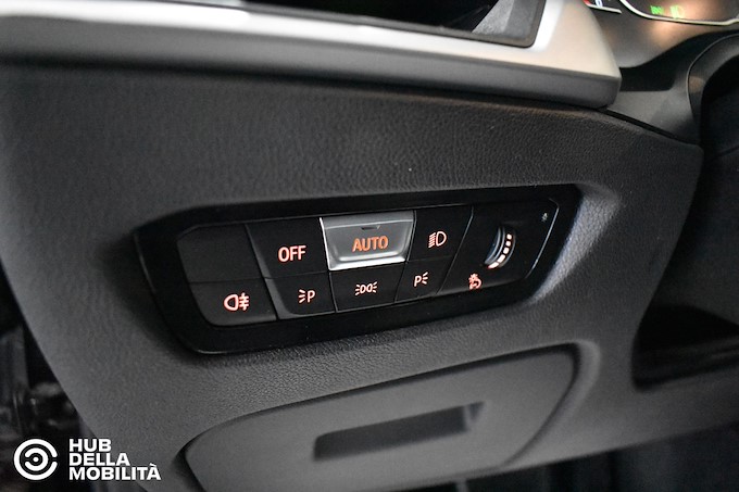 BMW 320d 48V Touring Business Advantage